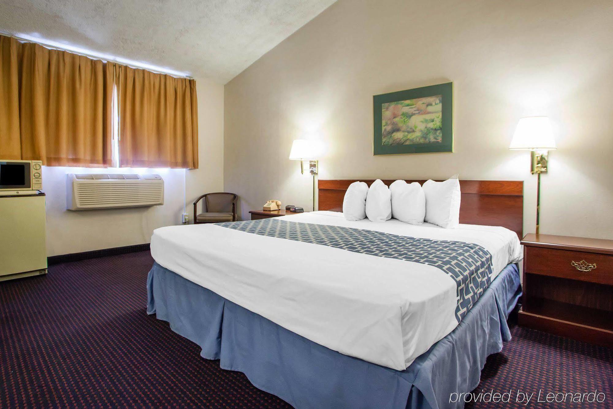 Hotel Parkview And Conference Center 2*